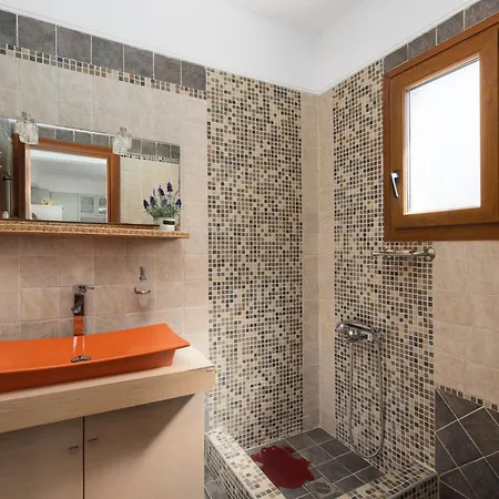 Frida & Rosa By Halu! - In Villa Kriopigi