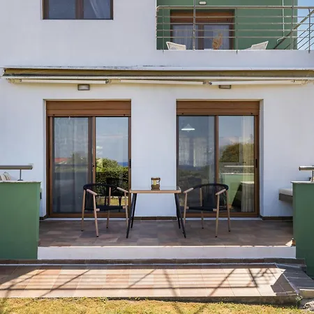 Frida & Rosa By Halu! - In *