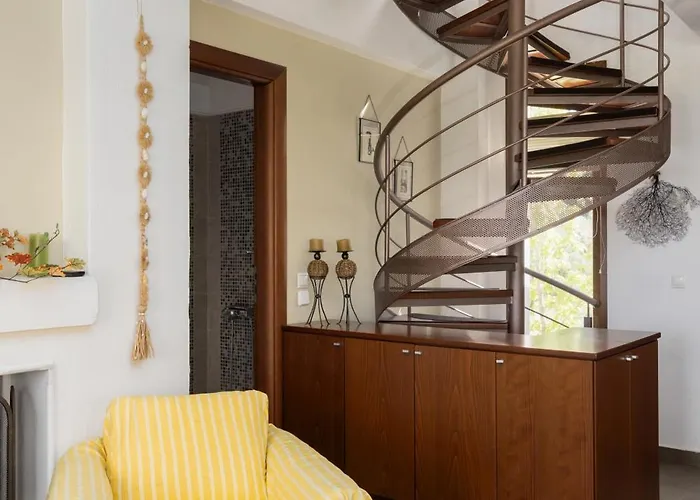 Frida & Rosa By Halu! - In *